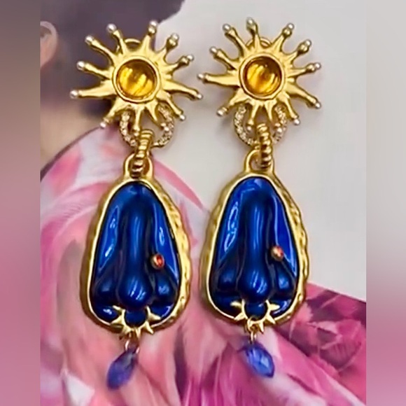 Schiaparelli Style Pierced Nose Dangle Earrings - Picture 5 of 6